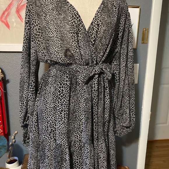 MICHAEL MICHAEL KORS
Snake-Print Wrap Dress - Picture 16 of 16